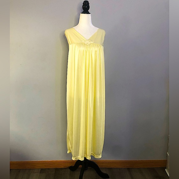 Yellow Flower Vintage Nightgown - Picture 1 of 4